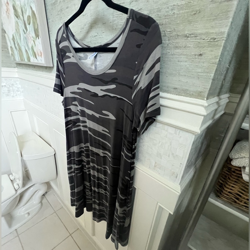 Large Korsis tee shirt dress T-shirt pockets swingy a-line black gray camo print - Picture 11 of 16